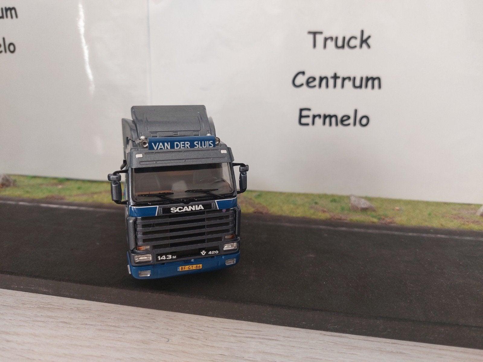 VAN DER SLUIS TRANSPORT; SCANIA 3 SERIES STREAMLINE 4X2
Verz, Hobby en Vrije tijd, Ophalen of Verzenden, Nieuw, Bus of Vrachtwagen