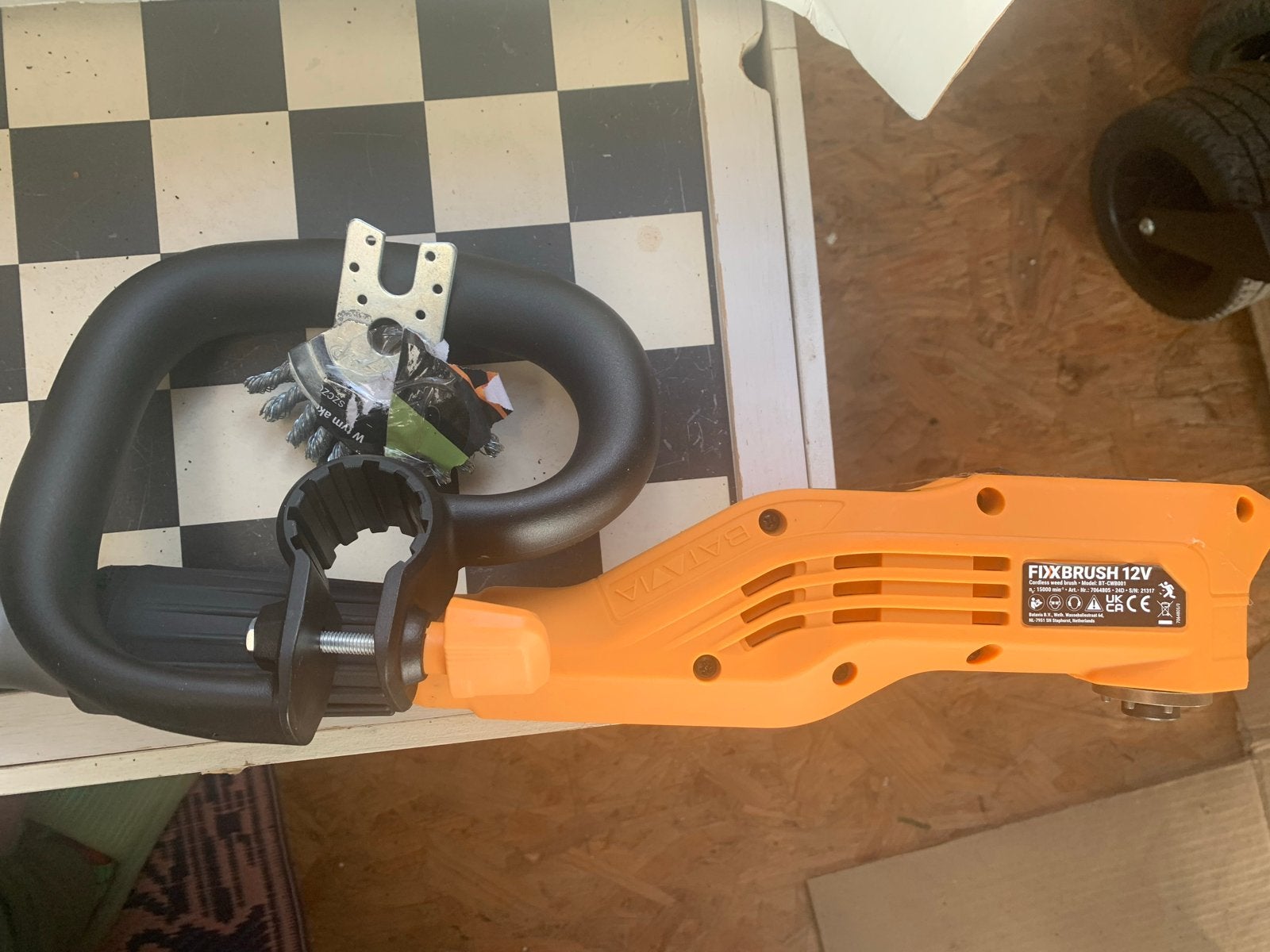 FIXXBRUSH 12V Accu Onkruidborstel - Zo goed als nieuw, Tuin en Terras, Ophalen of Verzenden, Nieuw, Minder dan 10 cm, Accu