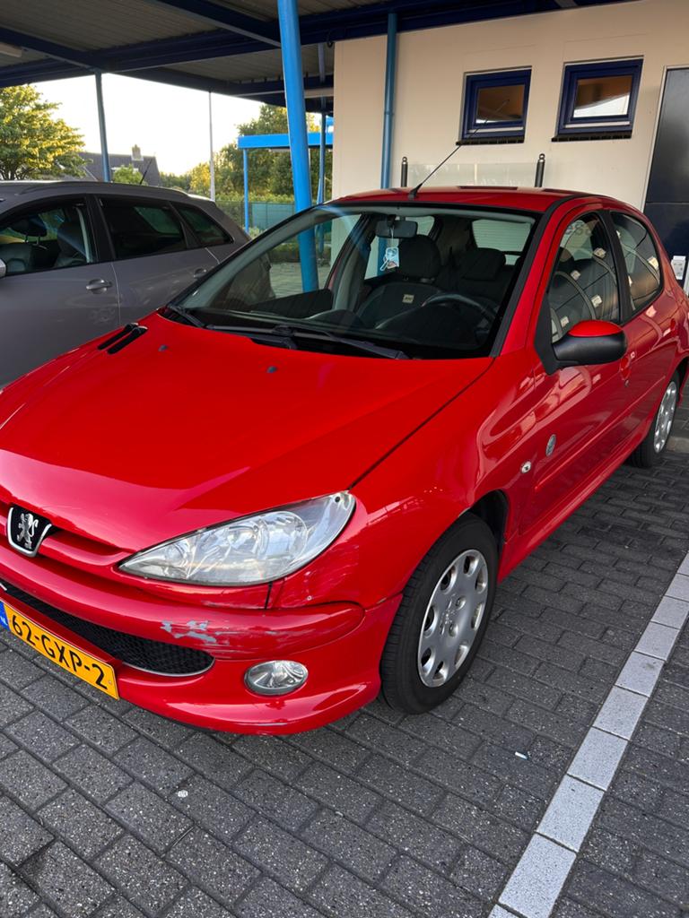 Peugeot 206 1.4 5D 2008 Rood, Auto's, Voorwielaandrijving, Stof, 4 cilinders, Origineel Nederlands