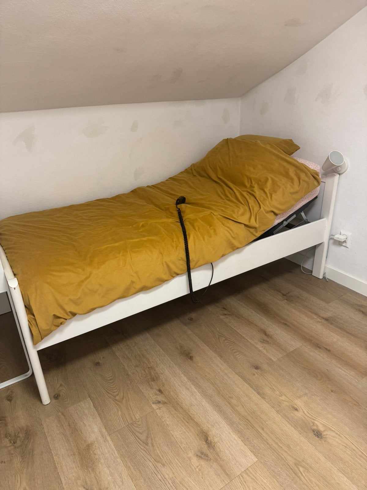Elektrisch hoog laag bed, Huis en Inrichting, Slaapkamer | Bedden, Gebruikt, 90 cm, Eenpersoons, Ophalen of Verzenden