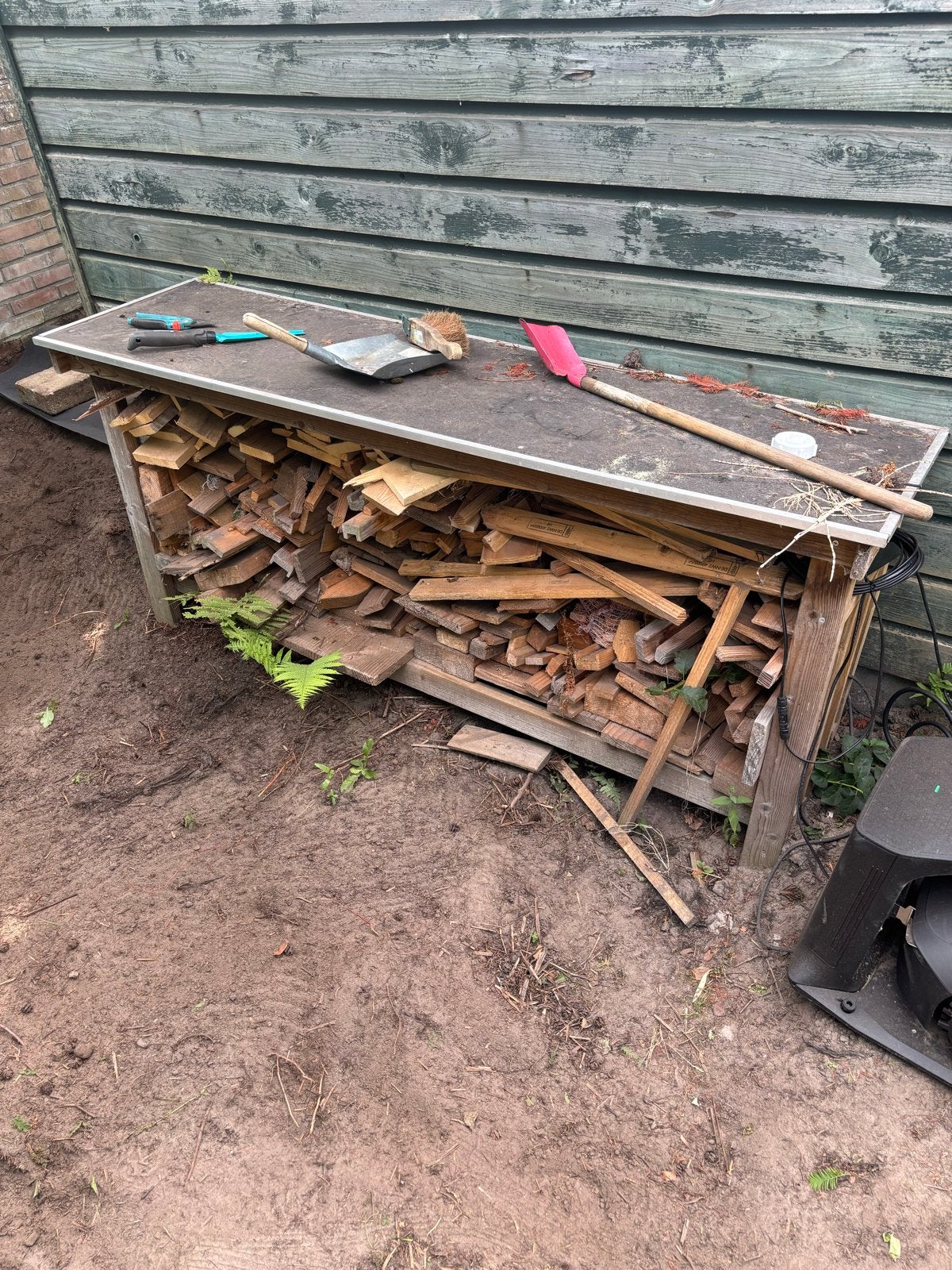 Houten bewaarkast voor haardhout of tuinspullen, Ophalen, Gebruikt