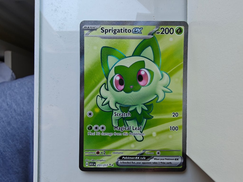 Sprigatito ex (ASC 251) Ascended Heroes, Ophalen of Verzenden, Nieuw, Losse kaart