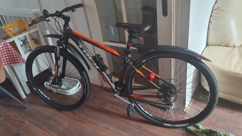 Racefiets Trek Marlin 5, Fietsen en Brommers, Fietsen | Heren | Sportfietsen en Toerfietsen, Gebruikt, Vering, Schijfrem, 65 cm of meer