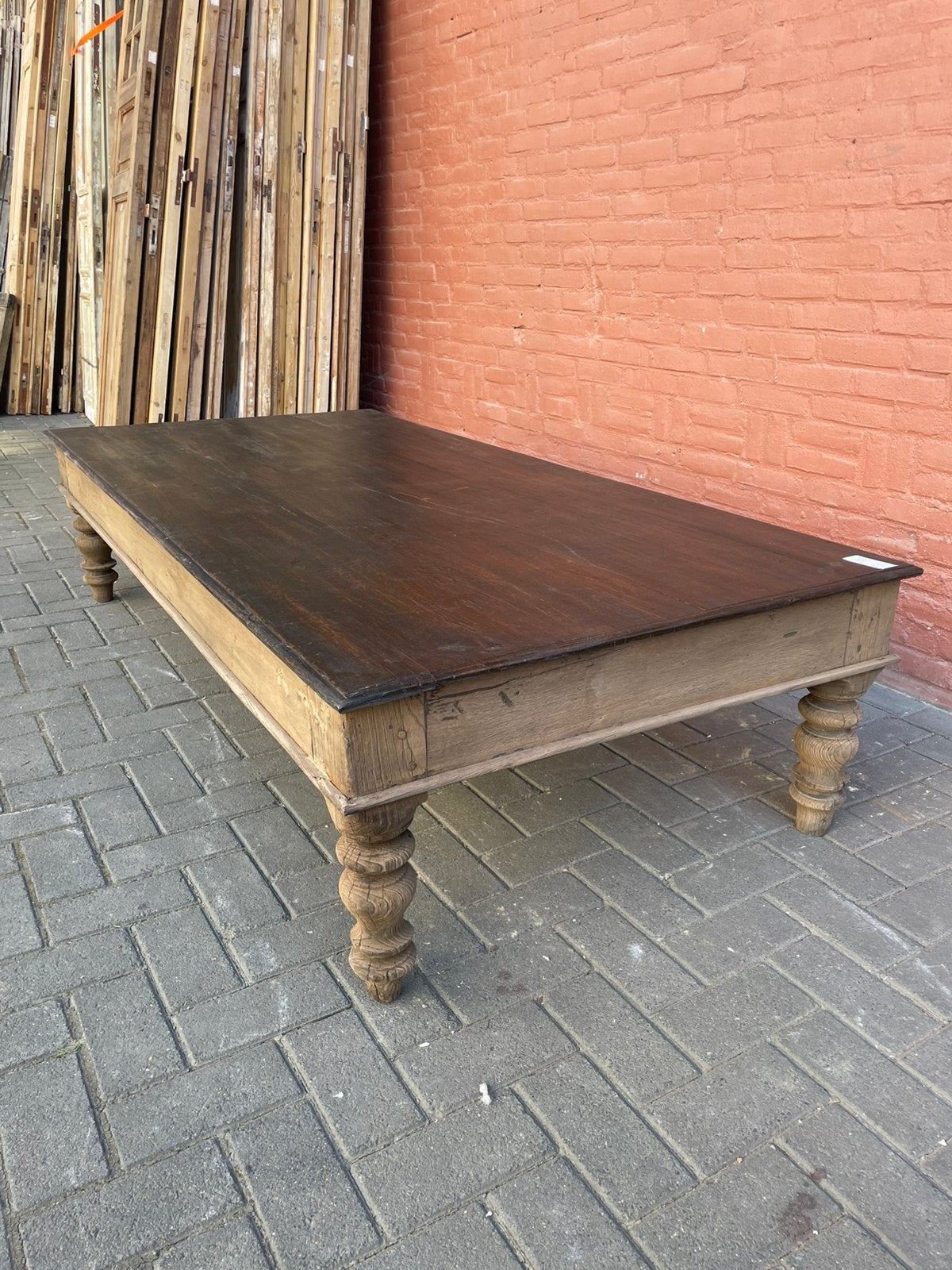 Robuuste teakhouten grote salontafel met karakter, Ophalen of Verzenden, Zo goed als nieuw, Hout