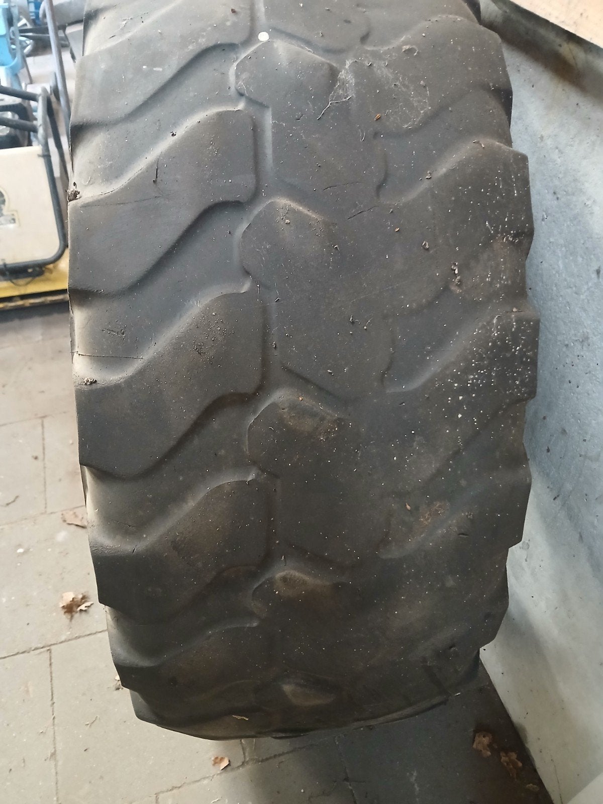 Loaderband met velg 405/70 R20 - Gebruikt, Ophalen