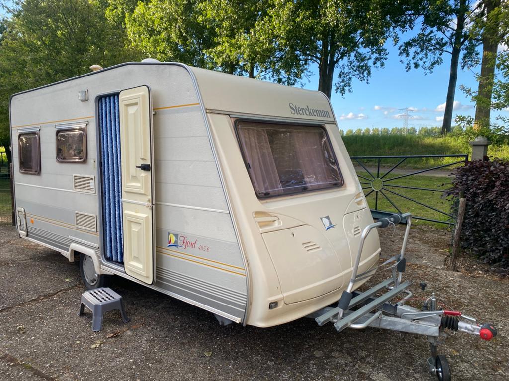Zeer nette Sterckeman 435, Vast bed, Sterckeman, Treinzit, Particulier