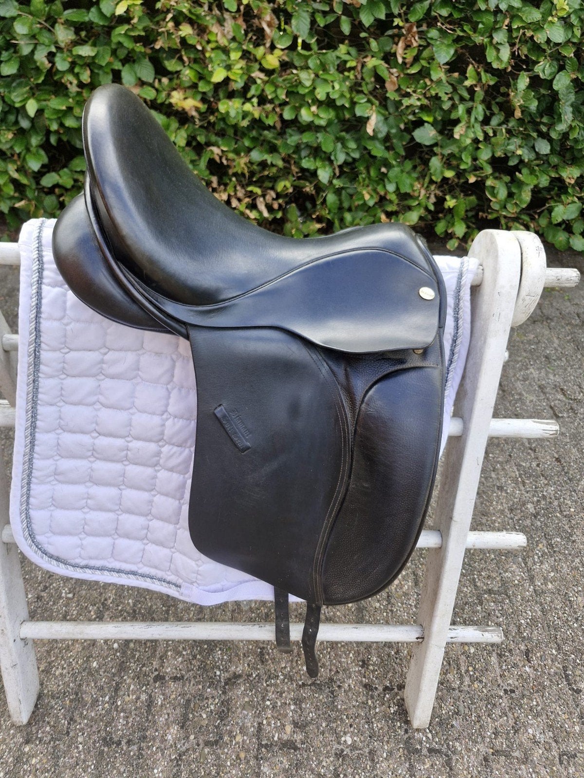Dressuurzadel Euroriding Diamant soft seat 17,5 inch mediumb, L (17.5 inch), Gebruikt, Dressuur, Diepe zit