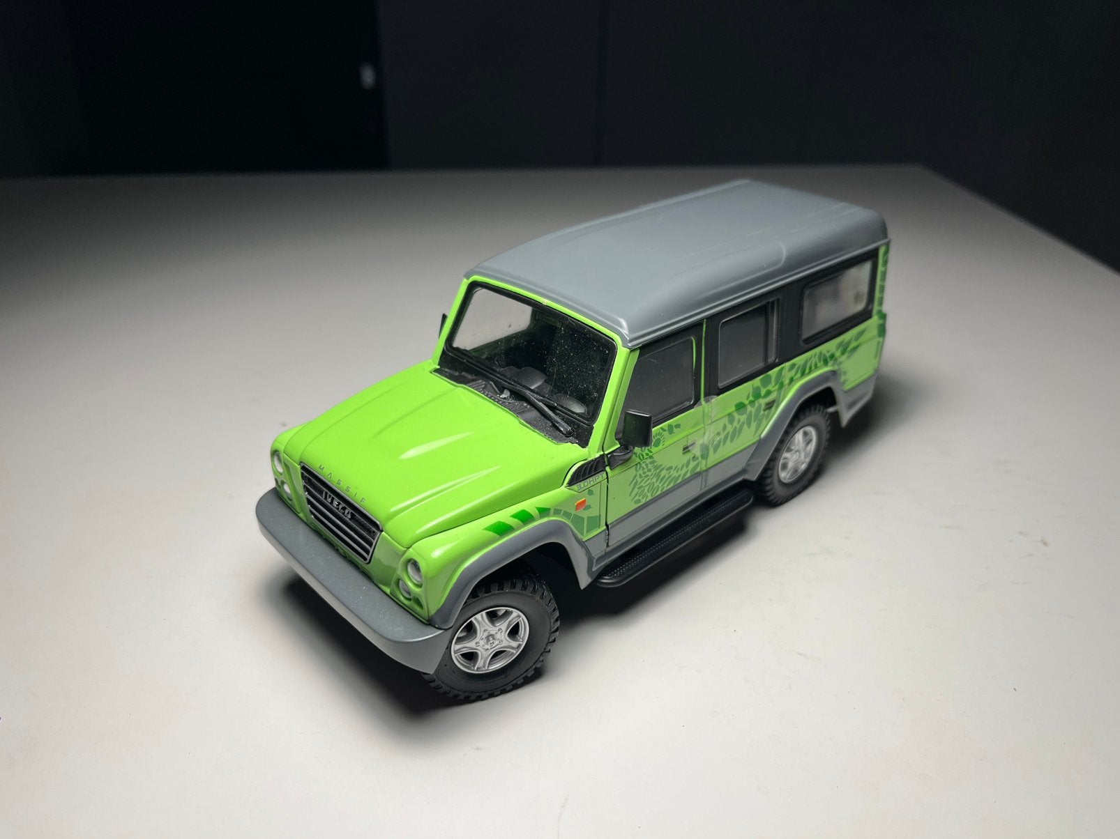 Mondo Motors - Iveco Massif - Schaal 1:24, Verzenden, Zo goed als nieuw, Auto, Overige merken