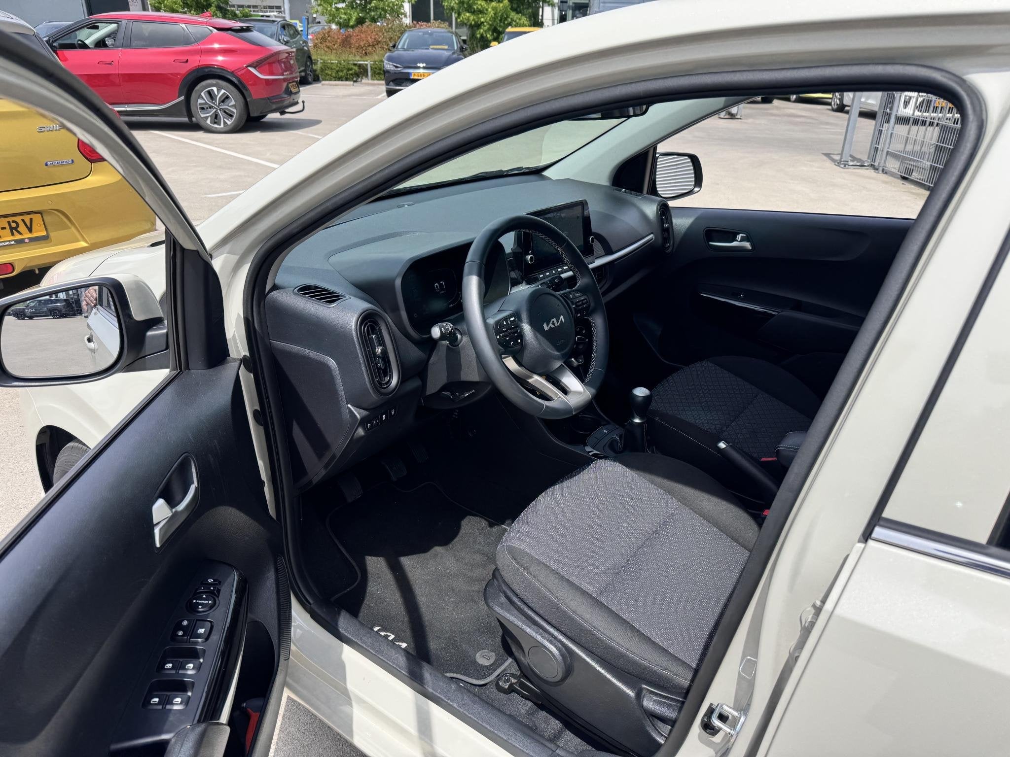 Kia Picanto 1.0 DPI DynamicPlusLine MilkyBeige | Privacyglas, Auto's, Kia, Voorwielaandrijving, Stof, Euro 6, 4 stoelen