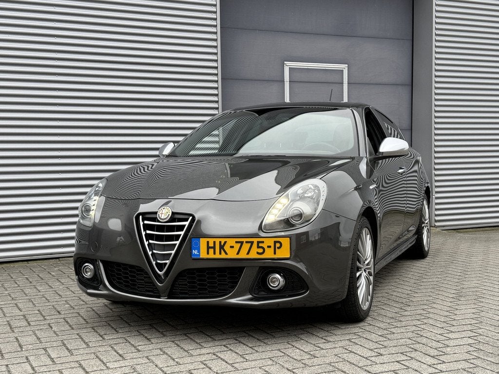 Alfa Romeo Giulietta 1.4 T Exclusive I Aut. I Leder I Navi I, Auto's, Alfa Romeo, Euro 6, 4 cilinders, Zilver of Grijs, 500 kg