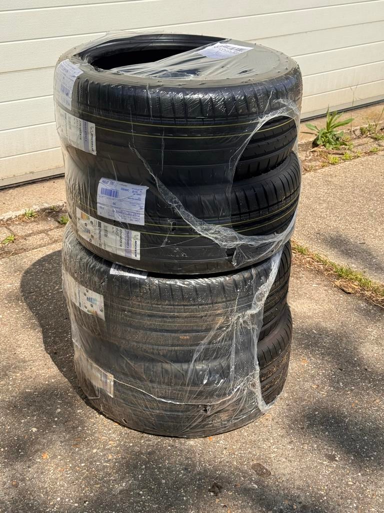 Nieuwe Michelin Pilot Sport 4 banden (225/40R18 en 255/40R18, Auto-onderdelen, Banden en Velgen, Ophalen, 18 inch, Nieuw, Band(en)