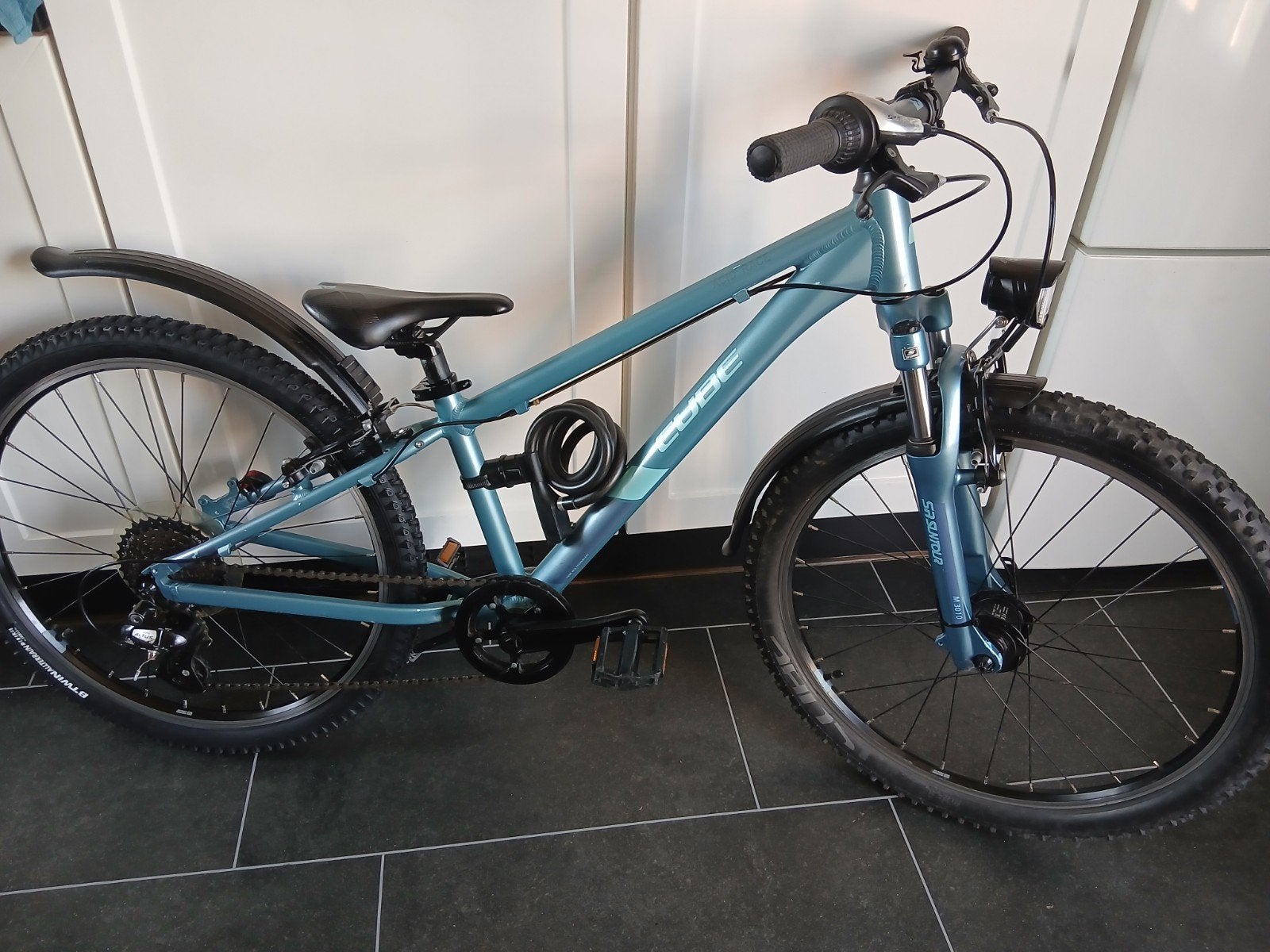 Z.G.A.N cube jongensfiets meisjesfiets mountainbike 24 inch, Fietsen en Brommers, Fietsen | Meisjes, Ophalen, Zo goed als nieuw