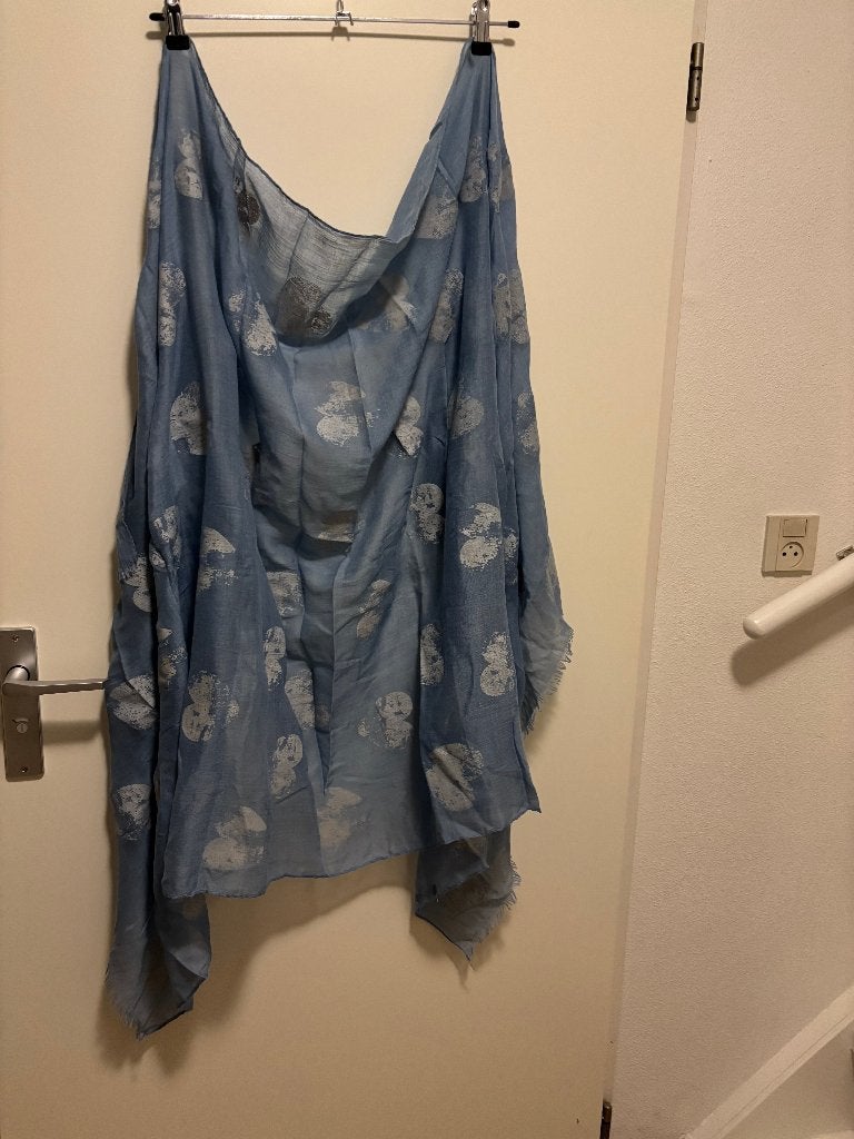 Gardeur sjaal lichtblauw witte hartjes, Kleding | Dames, Gardeur, Ophalen of Verzenden, Zo goed als nieuw, Sjaal