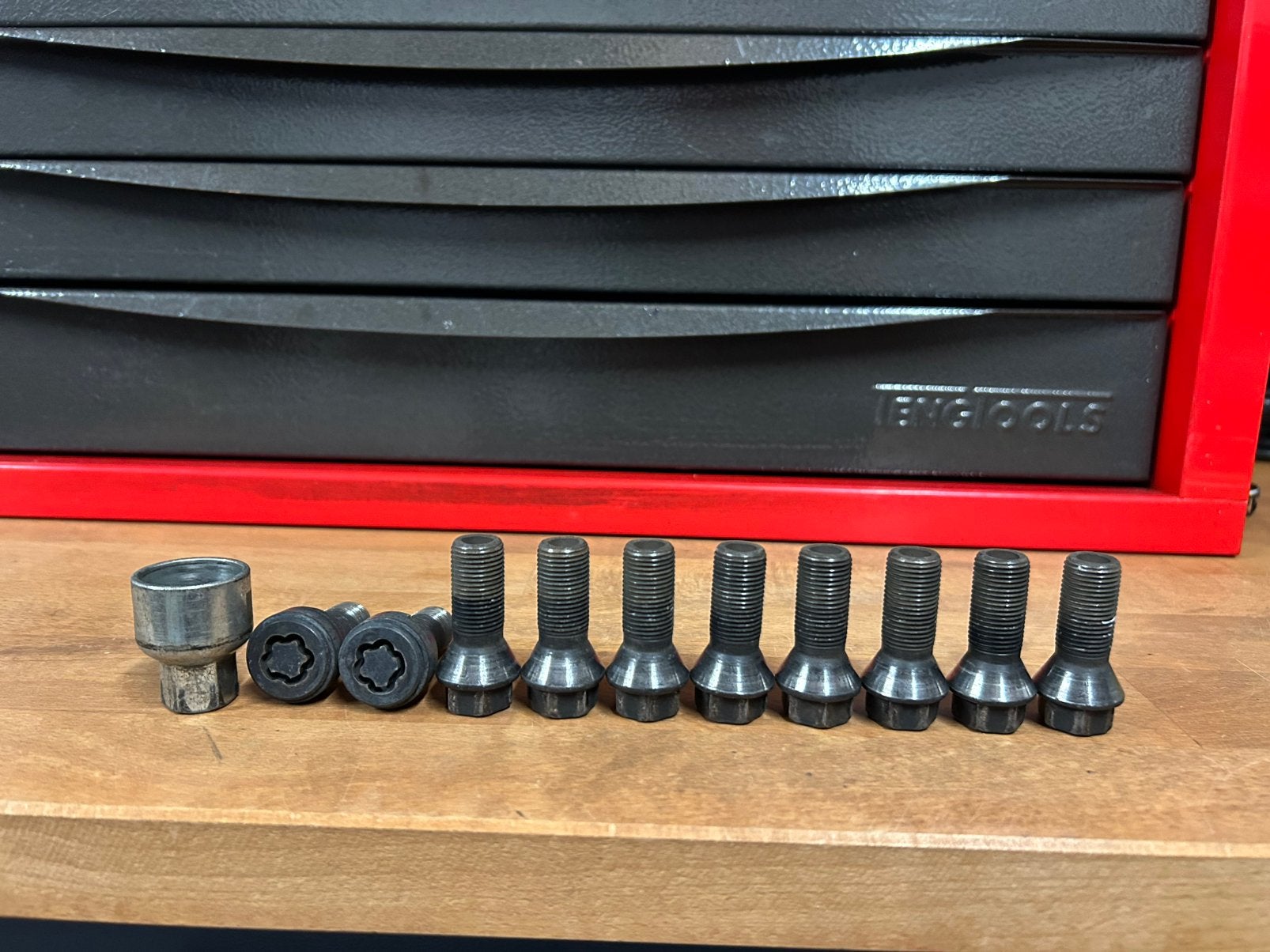 10 wielbouten waarvan 2 slotbouten BMW MINI M14 x 1,25, Ophalen of Verzenden, Mini