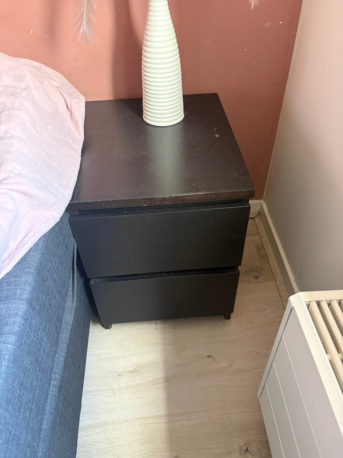 2 IKEA MALM nachtkastjes, Ophalen of Verzenden, Zo goed als nieuw, 50 tot 100 cm, Minder dan 50 cm