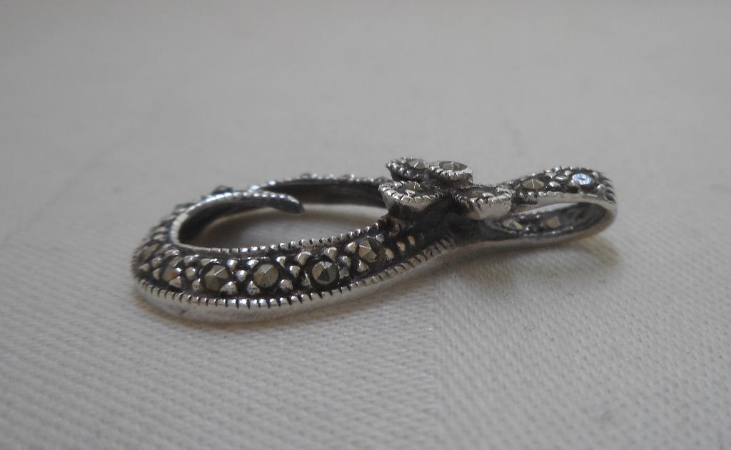 Zilveren vintage hanger met markasiet nr.969, Verzenden, Zo goed als nieuw, Zilver, Zilver