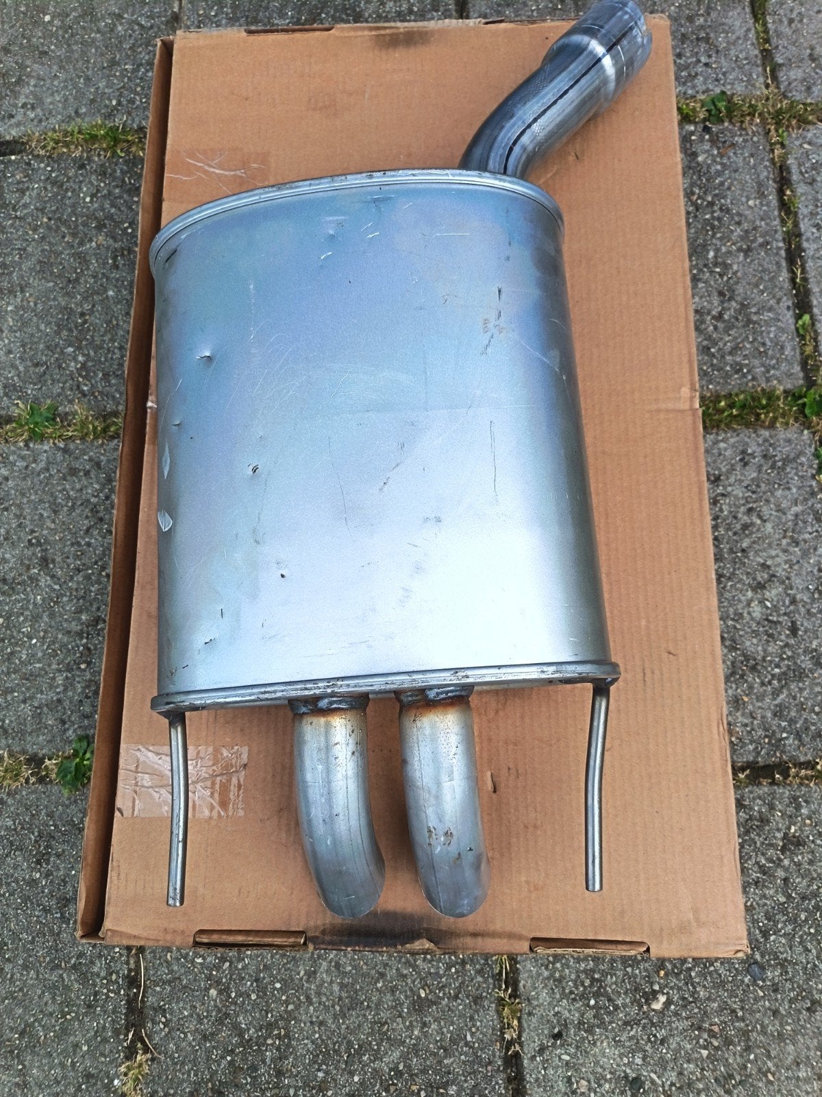 Te koop: nieuwe uitlaat , uitlaatdemper Saab 9-3 €50,--, Ophalen of Verzenden, Nieuw, Saab