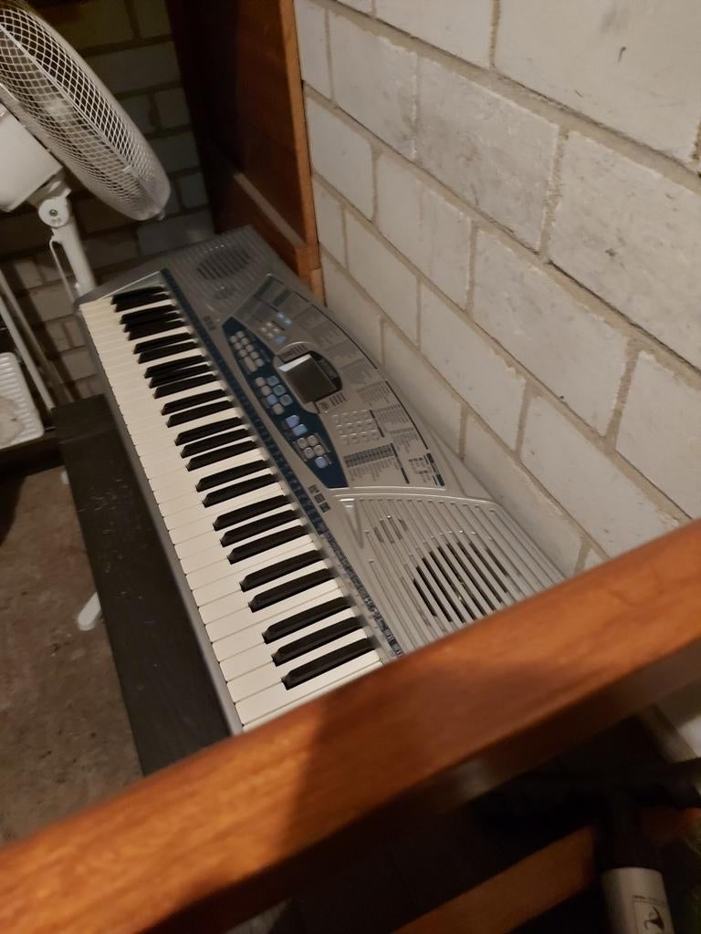 Keyboard Bon Tempi met muziekboeken, Ophalen of Verzenden, Gebruikt, 61 toetsen, Overige merken
