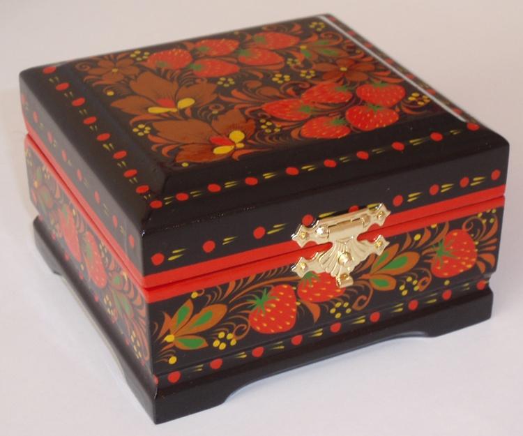Klassieke Khokhloma sieraden kist lakdoos aardbeien motief, Ophalen of Verzenden