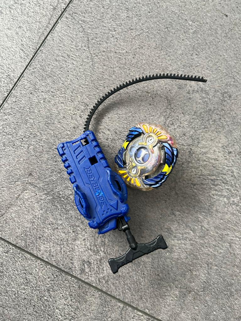 Beyblade met launcher - Klaar voor de strijd!, Ophalen of Verzenden, Zo goed als nieuw