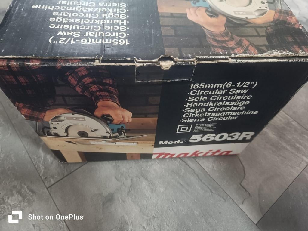 Makita Cirkelzaag 5603R met extra nieuw zaagblad, Doe-het-zelf en Verbouw, Gereedschap | Zaagmachines, Gebruikt, Cirkelzaag, 1200 watt of meer