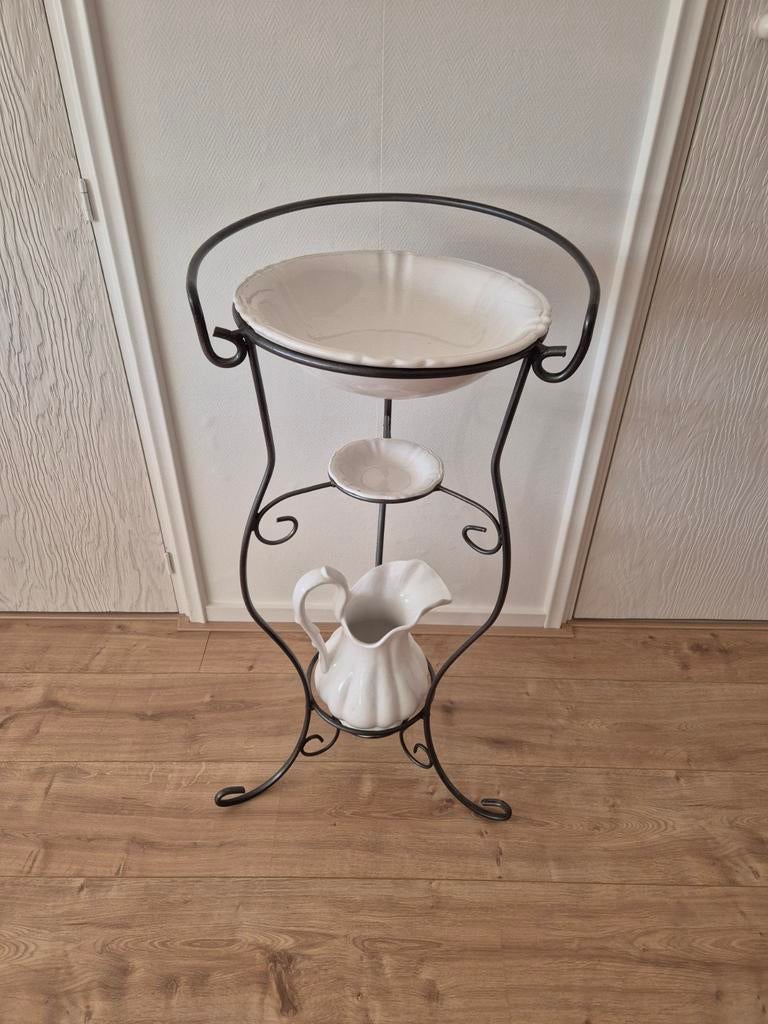 Mooi lampetstel in een sierlijke standaard., Huis en Inrichting, Ophalen