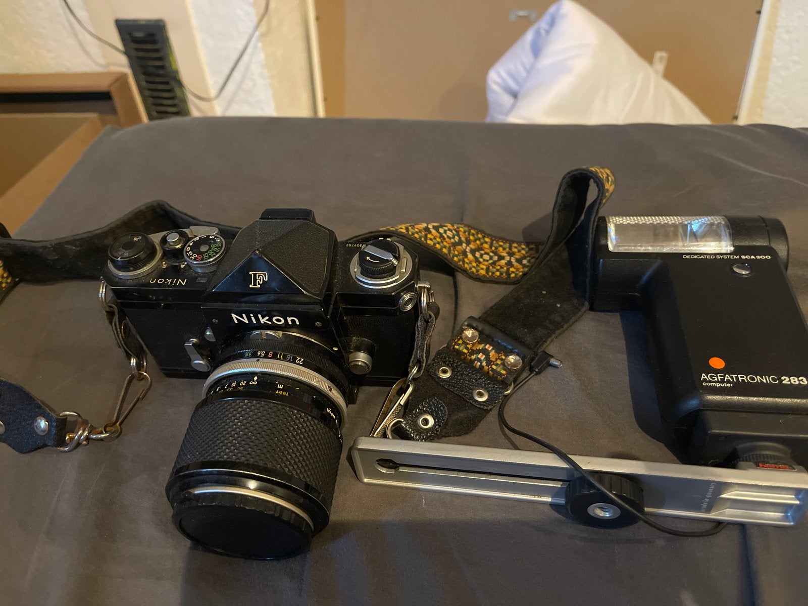 Vintage Nikon spiegelreflexcamera met Agfatronic flitser, Ophalen, Gebruikt, Spiegelreflex, Nikon
