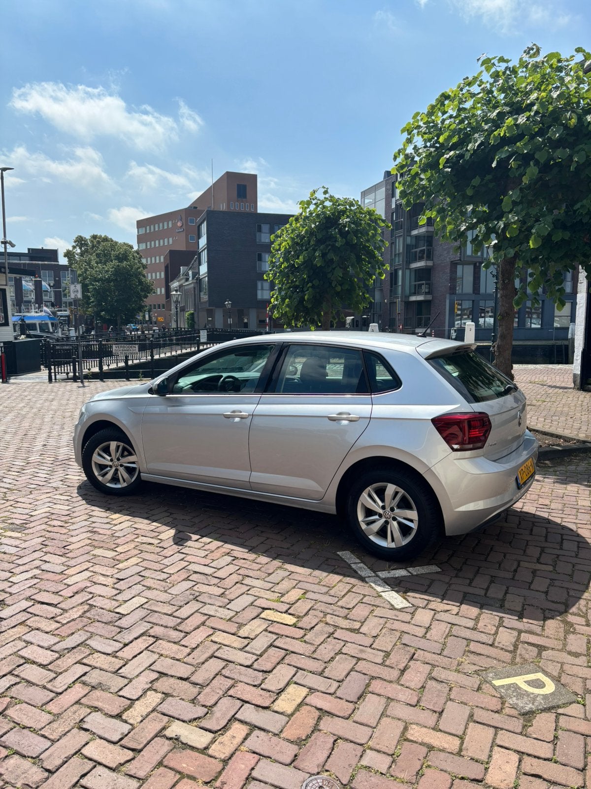 Volkswagen Polo 2018 | 140 PK | CarPlay | Zilver, Auto's, Voorwielaandrijving, 40 €/maand, 1045 kg, Bluetooth