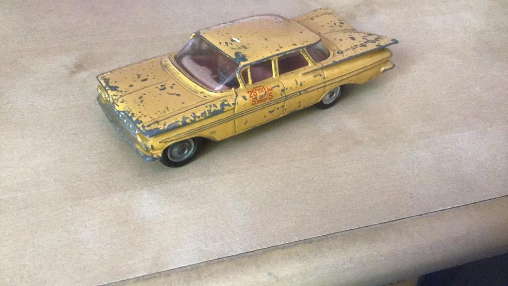 CORGI TOYS CHEVROLET IMPALA NIET HEEL MOOI ,WEL HEEL LEUK, Ophalen of Verzenden, Zo goed als nieuw