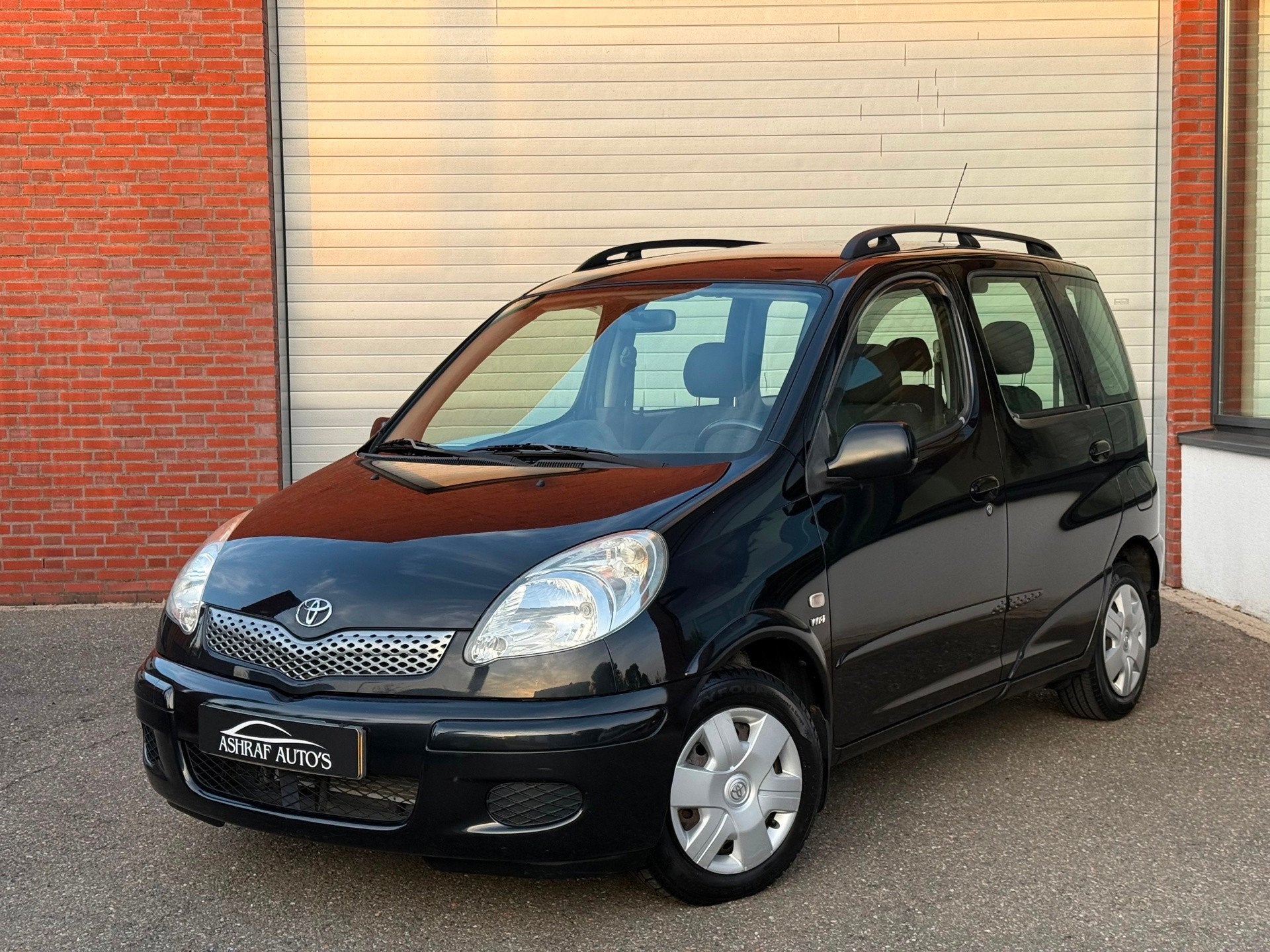 Toyota Yaris Verso 1.5 VVT-i Sol| AIRCO| NAP| NEW APK| 2E EI, 40 €/maand, Zwart, 4 cilinders, Yaris Verso