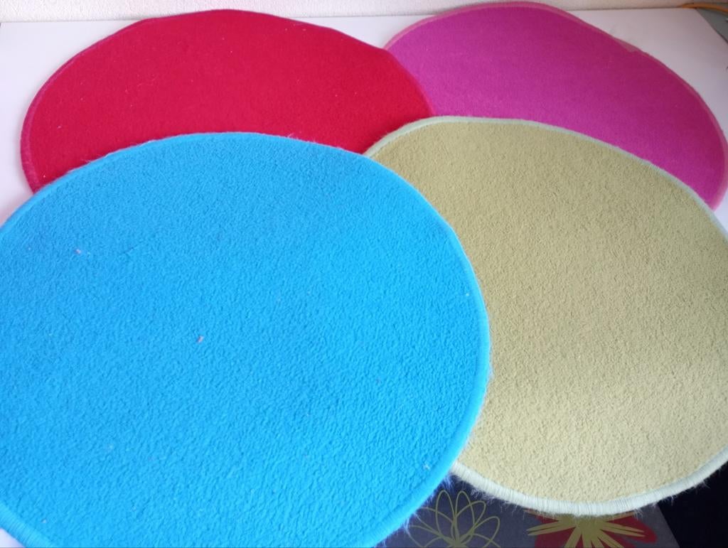 Set van 4 kleurrijke ronde karpetten - 60cm, Ophalen, Gebruikt, Rond, 50 tot 100 cm