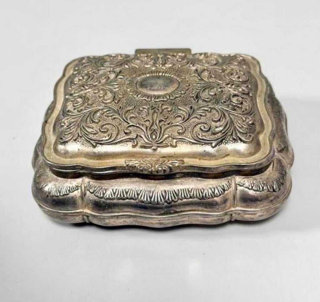 Silver Plated Vintage Jewelry Box Red velvet sieradendoos, Antiek en Kunst, Curiosa en Brocante, Ophalen of Verzenden