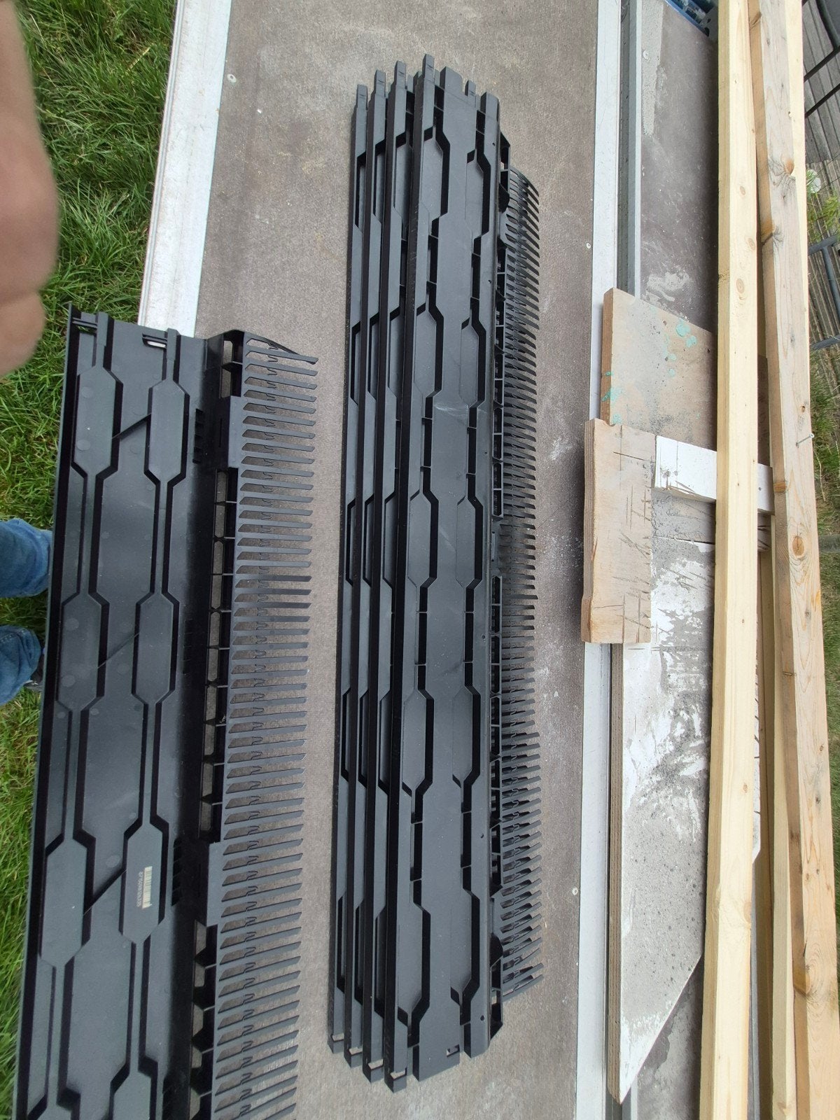 4 stuks en 80 cm nieuw dakgootbescherming, Ophalen of Verzenden, Nieuw, Zwart, Minder dan 5 m²