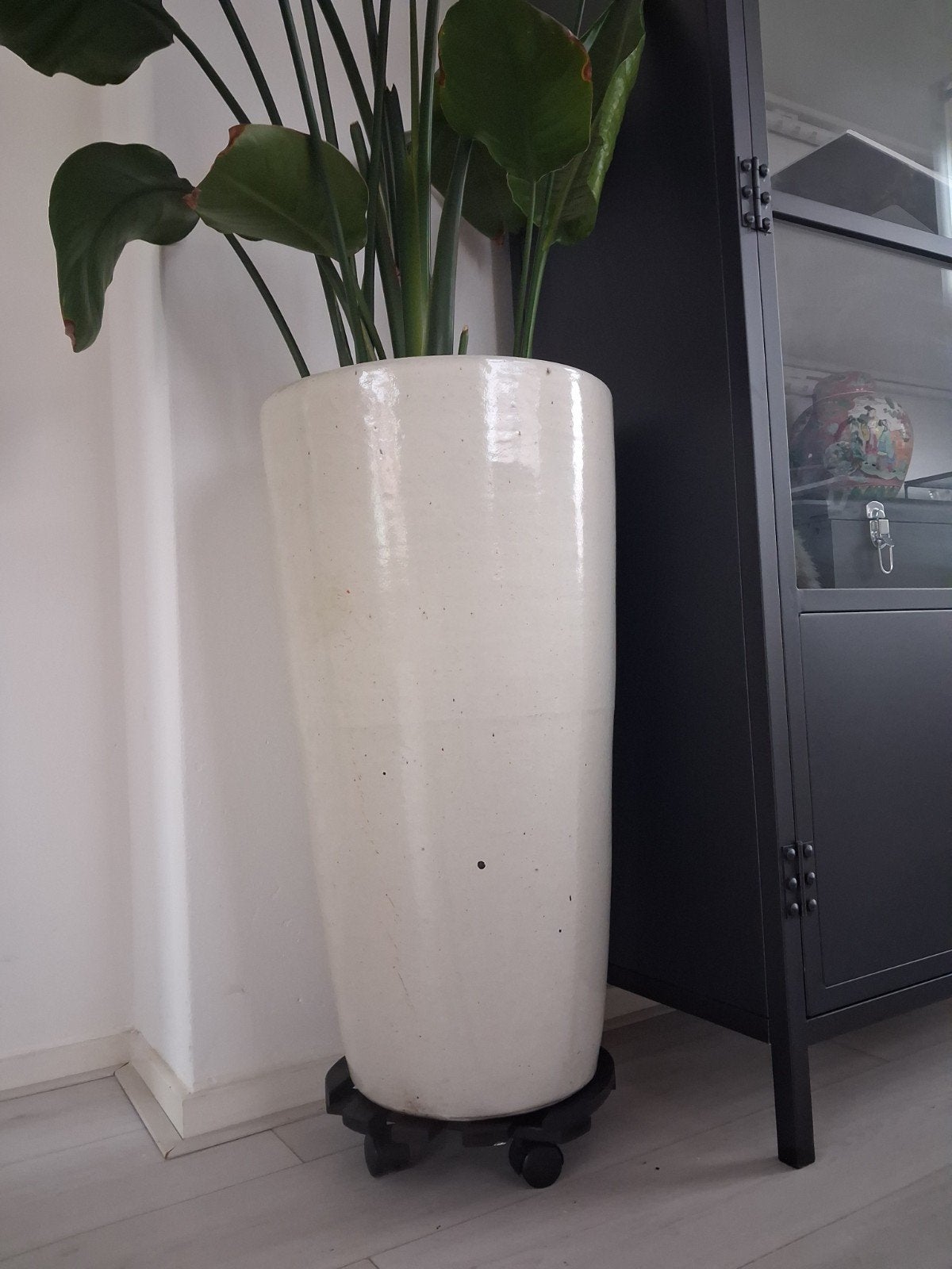 Mooie hoge pot van Ikea aardewerk, 69,5 hoog, Ophalen, Rond, Balkon, Aardewerk