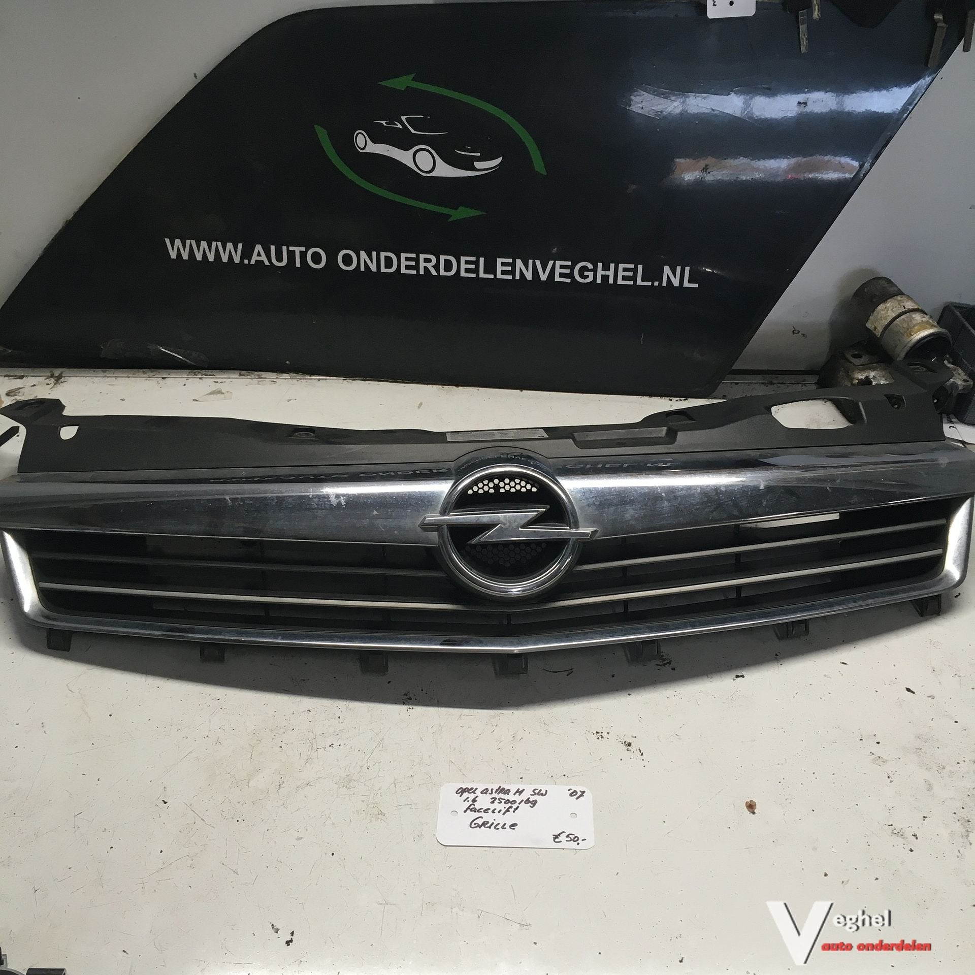 Opel astra H SW  1.6B Facelift 2007 2500169  Grille, Gebruikt, -, -, Ophalen of Verzenden
