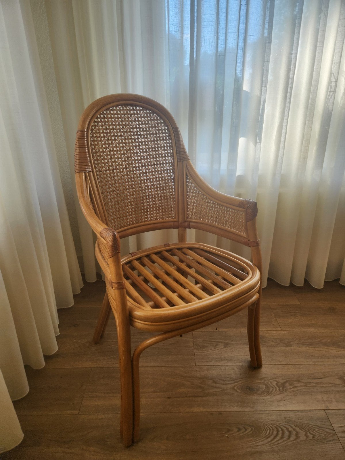 Vintage rotan stoel met webbing, Ophalen, Gebruikt, Bruin, Riet of Rotan
