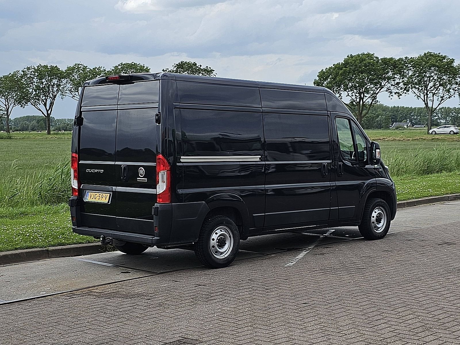 FIAT DUCATO 30 2.3 MJ full clima euro6, Auto's, Metallic lak, Gebruikt, Euro 6, Zwart