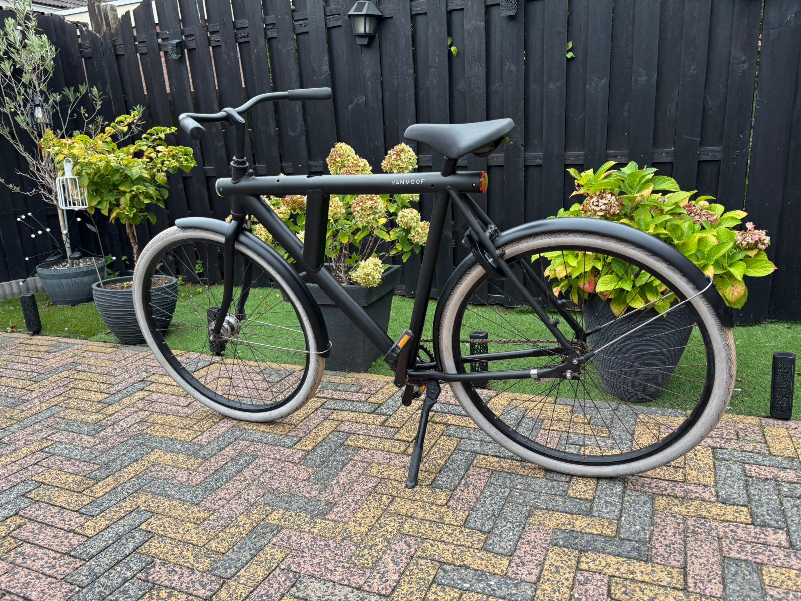 Foto 3 van T.K een 28 inch vanmoof fiets niet elektrische model NO 3