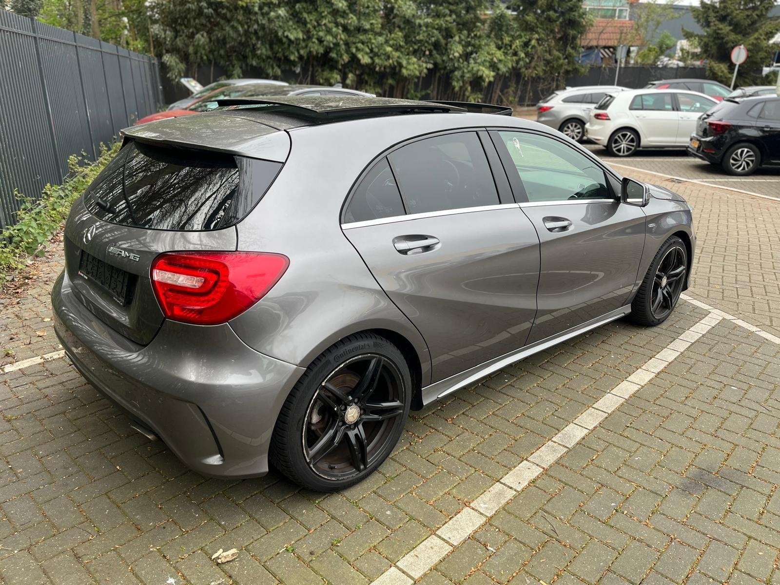 Mercedes-Benz A-klasse 180 Ambition Comfort EXPORT!, Auto's, Mercedes-Benz, Gebruikt, 4 cilinders, Zilver of Grijs, 695 kg
