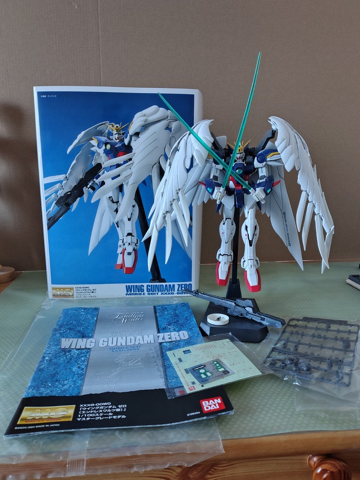 Bandai Wing Gundam Zero Master Grade Model Kit 1/100 mg, Ophalen, Zo goed als nieuw