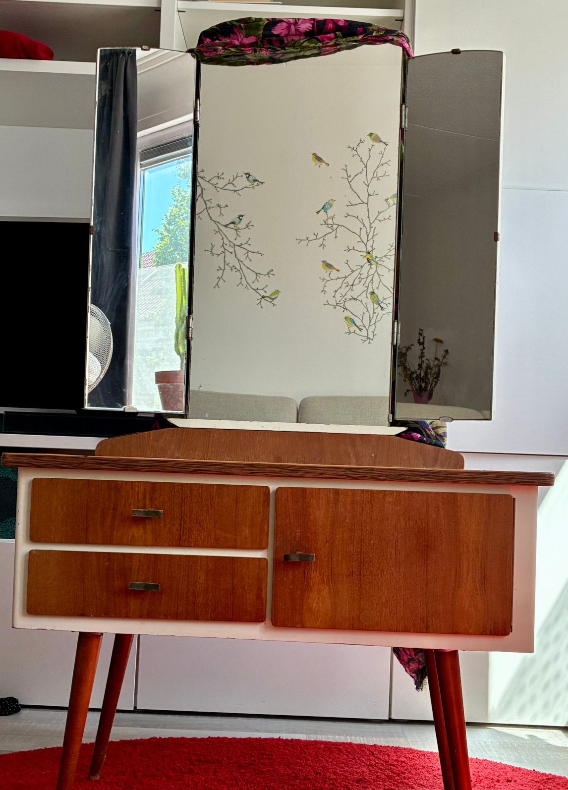 Vintage kaptafel met drieluikspiegel – Mid Century – Retro, Huis en Inrichting, Tafels | Kaptafels, Ophalen, Gebruikt, 100 tot 150 cm