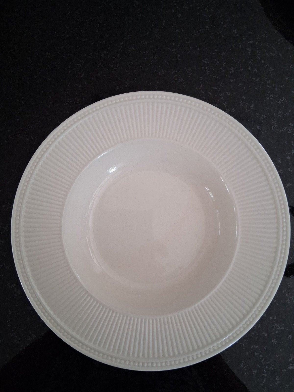 Wedgewood Windsor, 4x Crèmekleurige Diepe Borden, Huis en Inrichting, Keuken | Servies, Ophalen, Keramiek, Zo goed als nieuw, Bord(en)