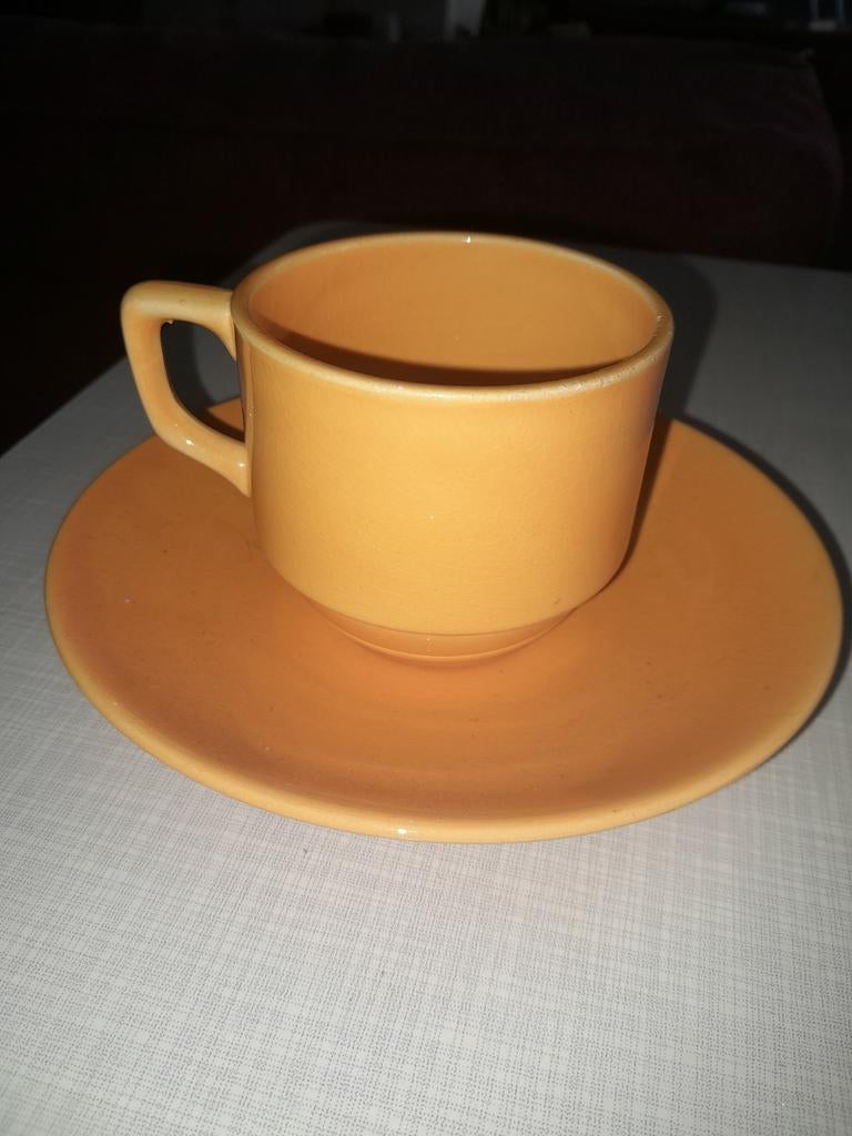 Vintage retro oranje kop en schotel, Ophalen of Verzenden, Huis en Inrichting