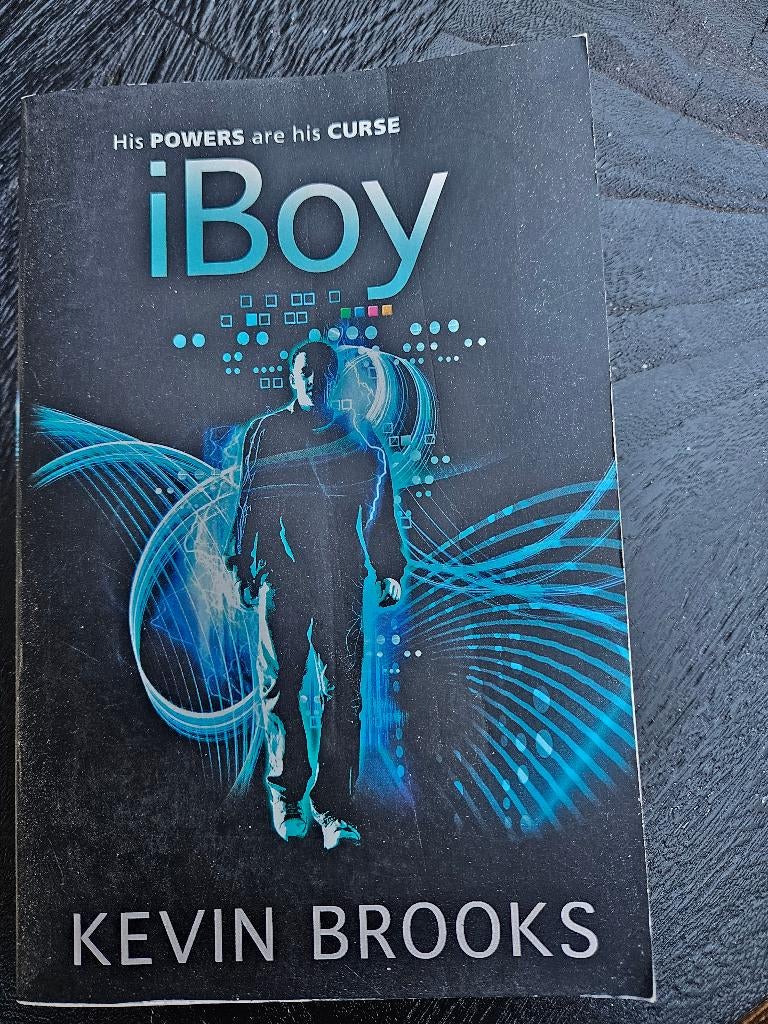 Kevin Brooks - Iboy (engelstalig), Ophalen of Verzenden, Gelezen