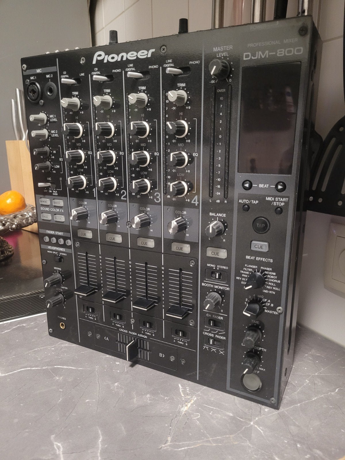 pioneer djm 800 clubmixer ( nieuwstaat) bezorging mogelijk, Ophalen of Verzenden, Zo goed als nieuw, Minder dan 5 kanalen, Microfooningang