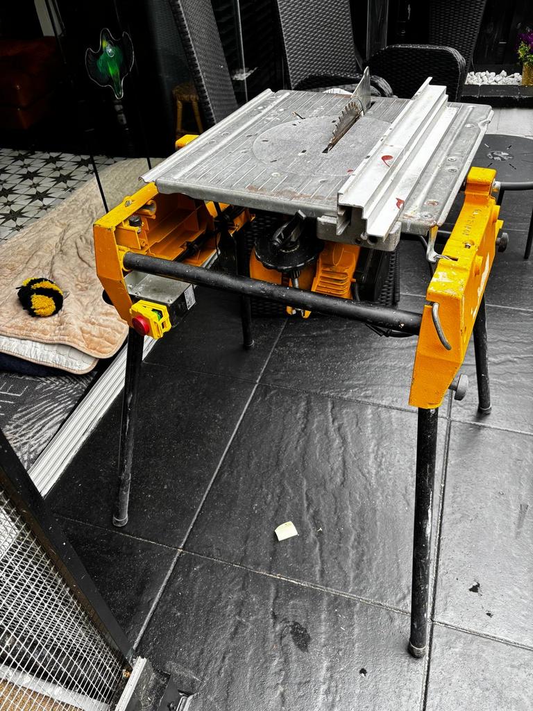 DeWalt Flipover Zaagtafel - Krachtig & Veelzijdig, Gebruikt, 70 mm of meer, Ophalen of Verzenden, Afkortzaag