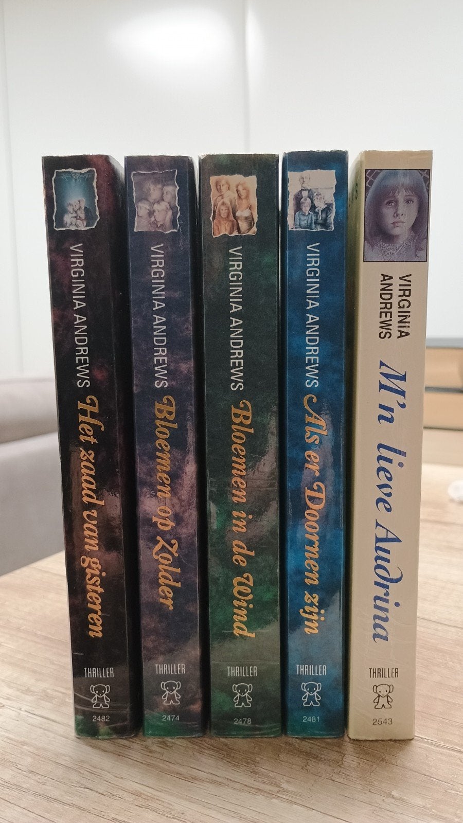 Virgina Andrews boeken serie 5 stuks, Ophalen, Gelezen, Virgina Andrews