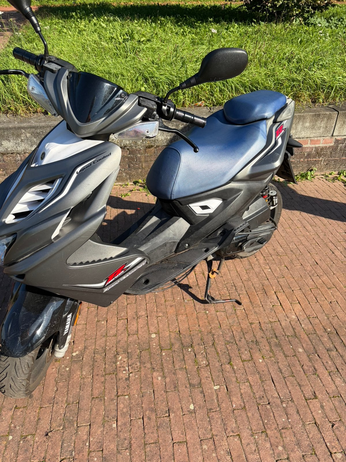 4 takt yamaha aerox compleet gereviseerd, Ophalen, Aerox, Maximaal 45 km/u, Zo goed als nieuw