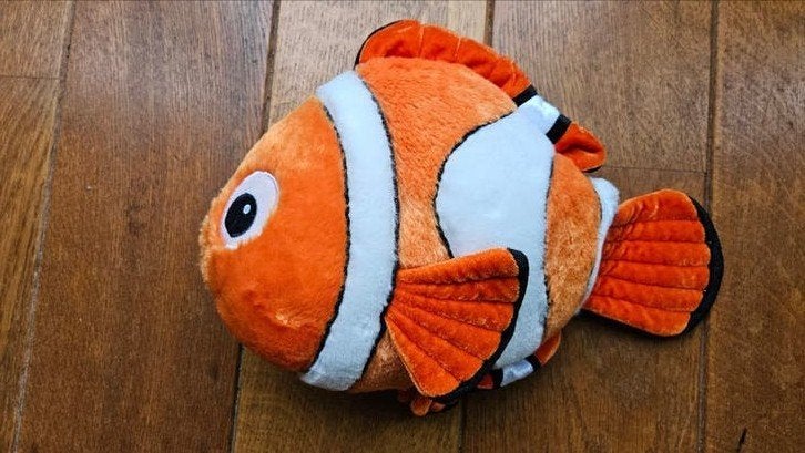 Finding Nemo knuffel uit Disneyland Parijs, Ophalen of Verzenden, Zo goed als nieuw, Overige typen