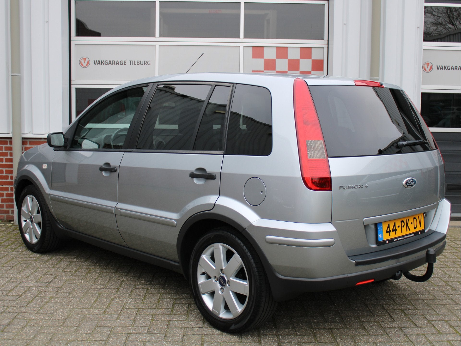 Ford Fusion 1.4-16V Futura AIRCO/Trekhaak/16'LM/Donker glas/, Auto's, Voorwielaandrijving, Zwart, 82 pk, Origineel Nederlands
